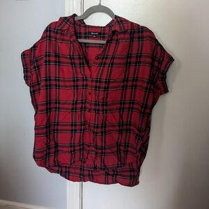 Short sleeve button down